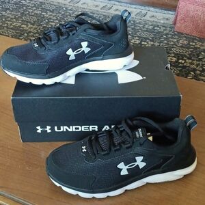 Under Armour Mens Athletic Shoes Charged Assert 9 4E Black 7.5 NIB